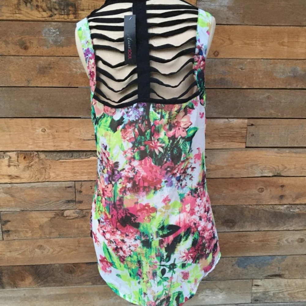 Floral blouse - Picture 3 of 3